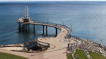 Waterfront Hotel Downtown Burlington