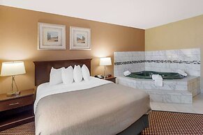 Quality Inn & Suites Bloomington University Area