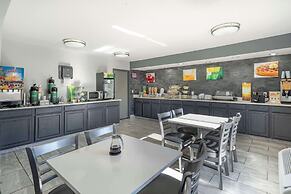 Quality Inn & Suites Bloomington University Area
