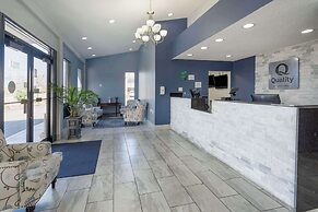 Quality Inn & Suites Bloomington University Area