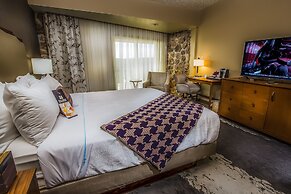 Lodge Of Four Seasons Golf Resort, Marina & Spa