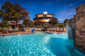 Lodge Of Four Seasons Golf Resort, Marina & Spa