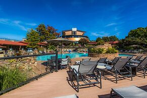 Lodge Of Four Seasons Golf Resort, Marina & Spa