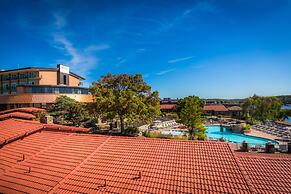 Lodge Of Four Seasons Golf Resort, Marina & Spa