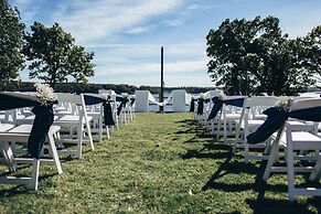 Lodge Of Four Seasons Golf Resort, Marina & Spa