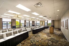 Lodge Of Four Seasons Golf Resort, Marina & Spa