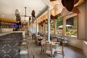 Lodge Of Four Seasons Golf Resort, Marina & Spa