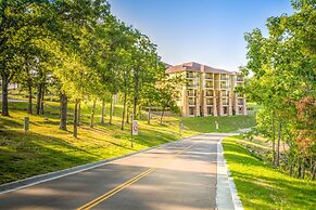 Lodge Of Four Seasons Golf Resort, Marina & Spa