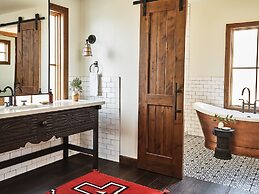 Bishop's Lodge Auberge Resorts Collection