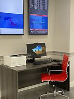 Ramada by Wyndham Hartford North / Bradley Airport