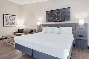 Ramada by Wyndham Hartford North / Bradley Airport