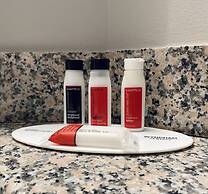 Ramada by Wyndham Hartford North / Bradley Airport