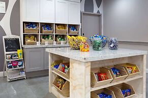 Ramada by Wyndham Hartford North / Bradley Airport