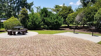 Holiday Inn Express Hotel & Suites Wilmington-University Ctr by IHG