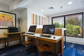 Holiday Inn Express Hotel & Suites Wilmington-University Ctr by IHG