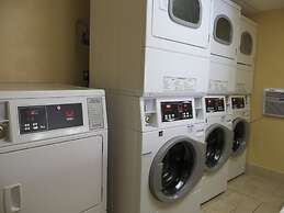 Grand Hotel Orlando at Universal Blvd - Shuttle to Theme Parks