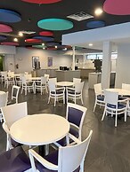 Grand Hotel Orlando at Universal Blvd - Shuttle to Theme Parks