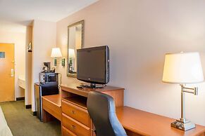 Econo Lodge Raleigh near Walnut Creek Amphitheatre