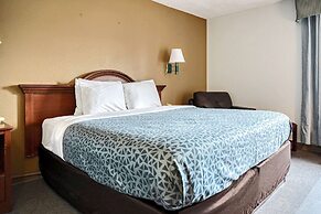 Econo Lodge Raleigh near Walnut Creek Amphitheatre
