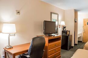 Econo Lodge Raleigh near Walnut Creek Amphitheatre