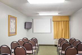 Econo Lodge Raleigh near Walnut Creek Amphitheatre