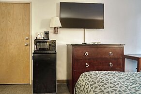 Econo Lodge Raleigh near Walnut Creek Amphitheatre