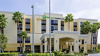 Holiday Inn Express & Suites Kendall East Miami, an IHG Hotel