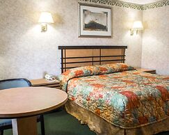 Econo Lodge Inn & Suites Colonie Center Mall