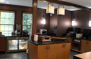 The Craftsman Inn & Suites