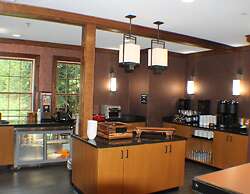 The Craftsman Inn & Suites