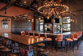 The Craftsman Inn & Suites