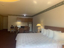 Econo Lodge Inn & Suites