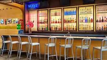 Aloft New York LaGuardia Airport