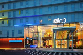 Aloft New York LaGuardia Airport