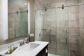 DoubleTree by Hilton Nashua