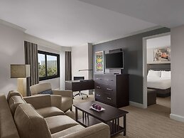 DoubleTree by Hilton Fort Lee - George Washington Bridge