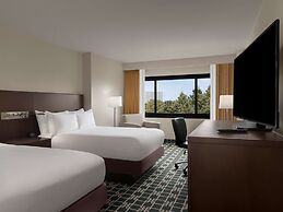 DoubleTree by Hilton Fort Lee - George Washington Bridge