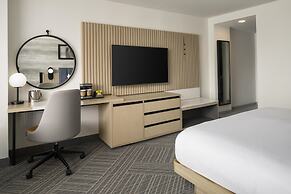 DoubleTree by Hilton Fort Lee - George Washington Bridge