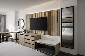 DoubleTree by Hilton Fort Lee - George Washington Bridge