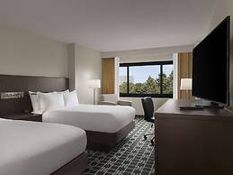DoubleTree by Hilton Fort Lee - George Washington Bridge