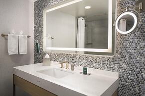 DoubleTree by Hilton Fort Lee - George Washington Bridge