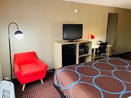 Super 8 by Wyndham Gloucester