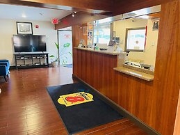 Super 8 by Wyndham Gloucester