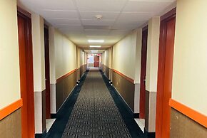 Super 8 by Wyndham Gloucester