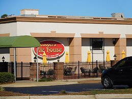 Wyndham Garden Greensboro