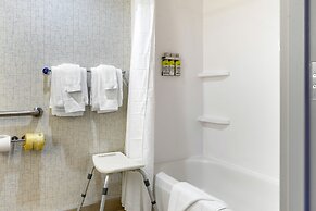 Holiday Inn Express Hotel & Suites Albuquerque Midtown by IHG