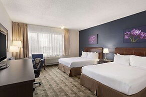 Days Inn & Conference Centre by Wyndham Montreal Airport