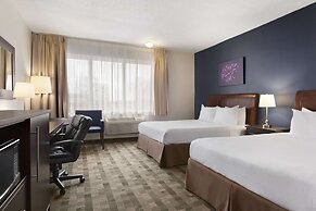 Days Inn & Conference Centre by Wyndham Montreal Airport