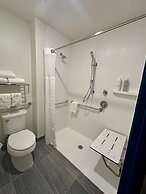 Spark by Hilton Fort Wayne