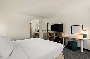 Spark by Hilton Fort Wayne